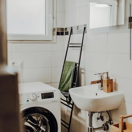 Mayen, Baeckerstr, Privatzimmer Nr1, Innenstadt, Naehe Nuerburgring & Burg Eltz, Gemeinschaftsbad Mayen